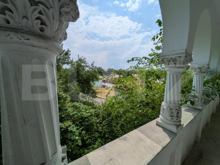 Casă individuală cu 9 camere cu Canalizare în Pucioasa