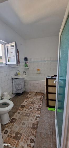 Casă cu 3 camere cu Teren 281 Mp în Central
