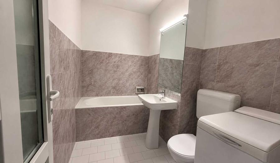 Apartament cu 2 camere semidecomandat în Exterior Vest