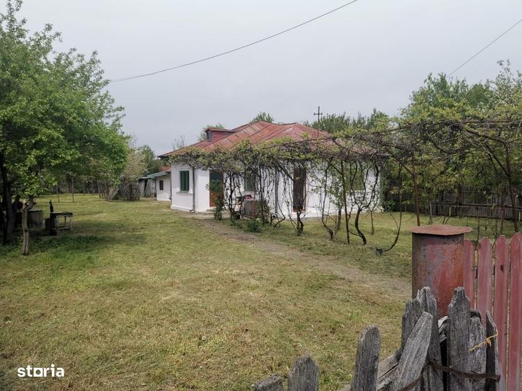 Casă cu 2 camere în Prundu