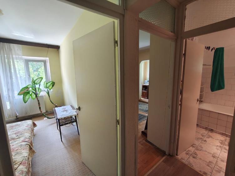 Apartament cu 3 camere în Mihai Bravu