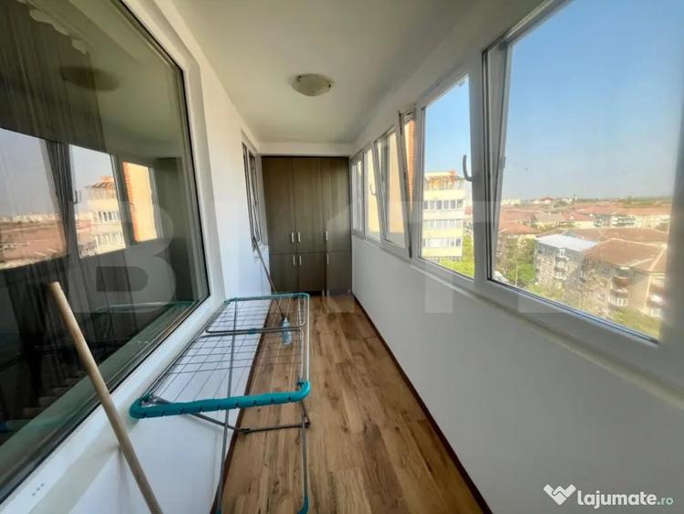 Apartament cu 3 camere semidecomandat în Rogerius