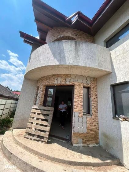 Casă cu 4 camere în Central