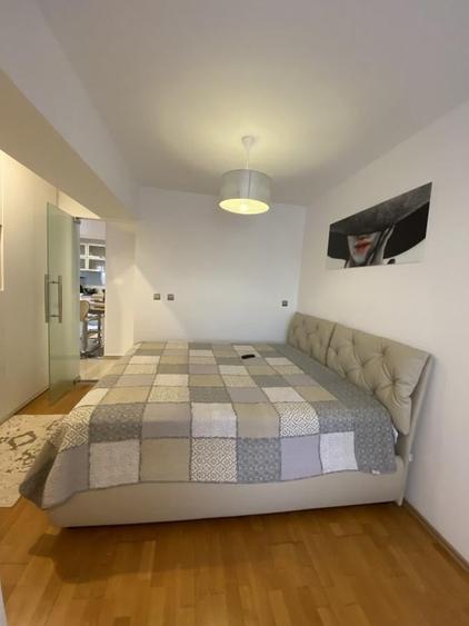 Apartament cu 2 camere semidecomandat, mobilat în Decebal