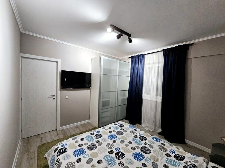 Apartament cu 2 camere decomandat în Calea București