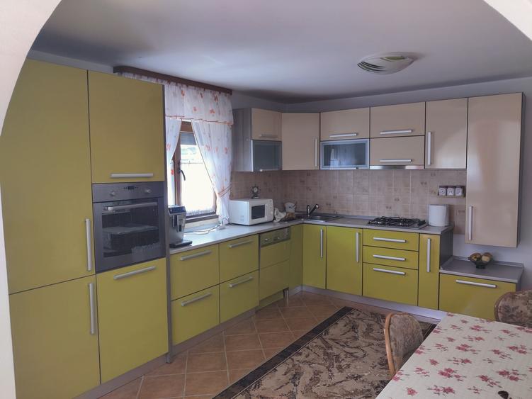 Casă cu 4 camere în Boțârlău