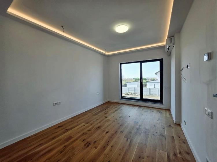 Duplex cu 5 camere cu Garaj în Sud