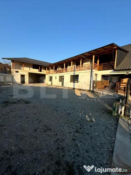 Casă cu 7 camere cu Teren 800 Mp în Central