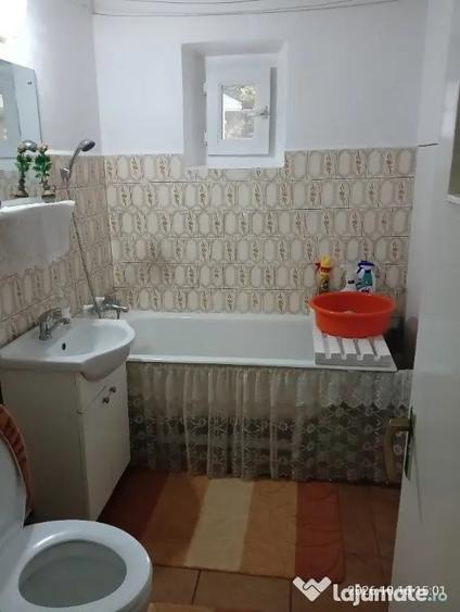 Apartament cu 2 camere decomandat în Nicolina