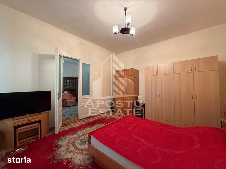 Casă cu 8 camere cu Teren 1126 Mp în Iosefin