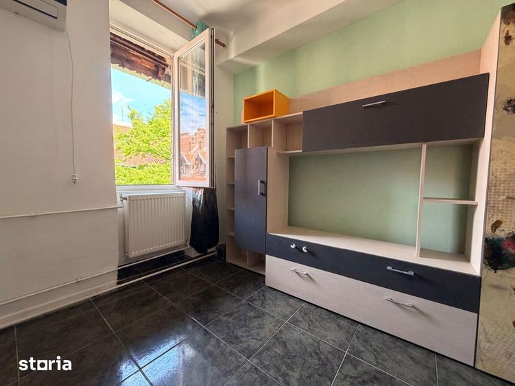 Garsonieră decomandată în Romană