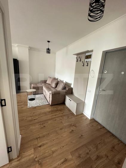 Apartament cu 2 camere semidecomandat, mobilat în Florești