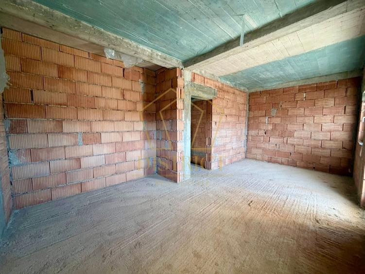 Duplex cu 4 camere cu Canalizare în Dumbrăvița