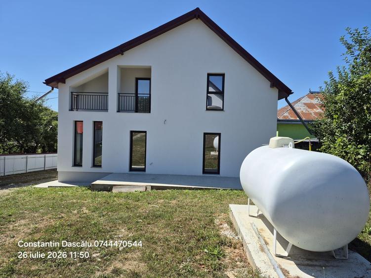 Casă cu 4 camere în Hudum