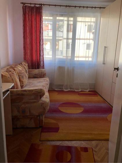 apartament 3 camere de inchiriat - 2