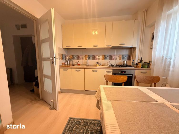 Apartament cu 3 camere, mobilat în Băneasa