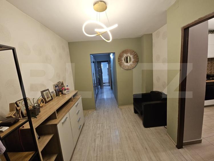 Apartament cu 3 camere decomandat, mobilat în Nicolina