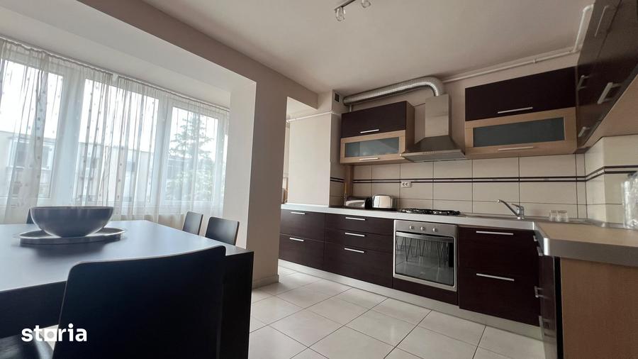 Apartament cu 3 camere decomandat în Intim