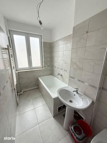 Apartament cu 2 camere decomandat în Cornișa