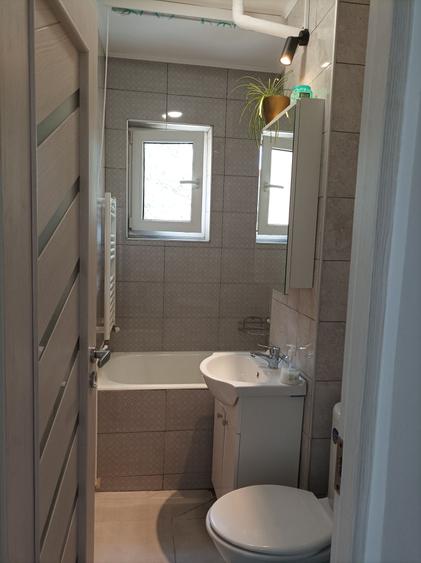 Apartament cu 3 camere semidecomandat în Hipodrom 1