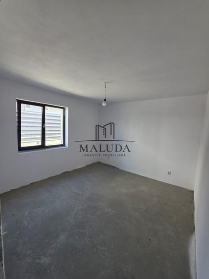 Casă individuală cu 3 camere cu Canalizare în Bradu