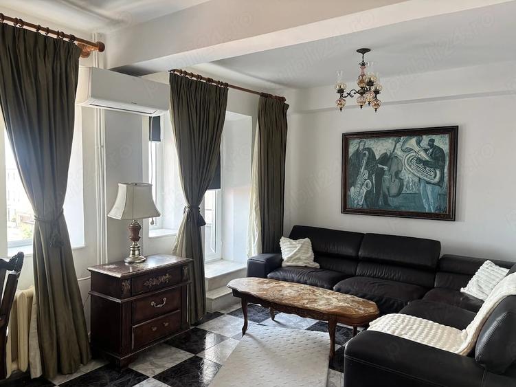 Apartament cu 4 camere decomandat în Delfinariu