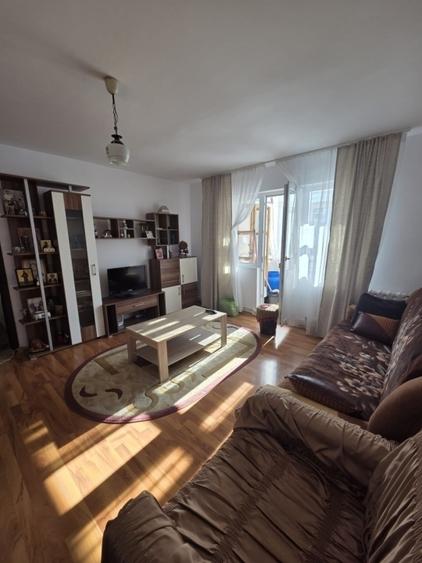 Apartament cu 3 camere semidecomandat în Alexandru cel Bun — fotografia 3