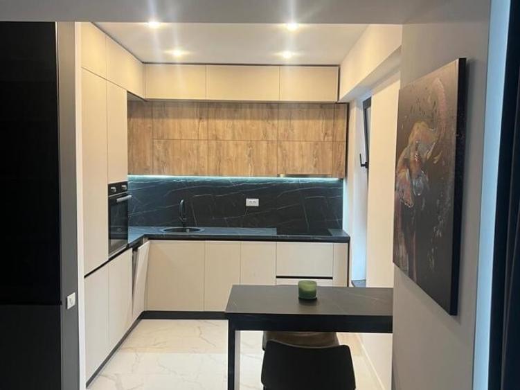 Apartament cu 2 camere decomandat, mobilat în Sisești