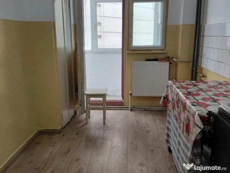 Apartament cu 2 camere decomandat în Port