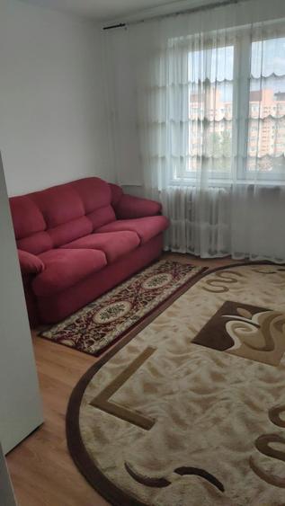 Apartament cu 3 camere în Tei