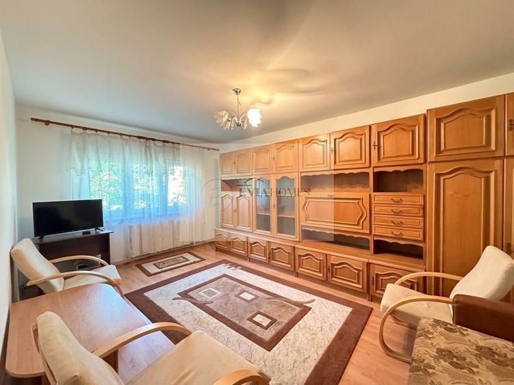 Apartament cu 3 camere decomandat în Plopilor