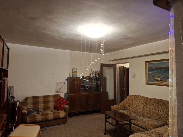 Apartament cu 3 camere decomandat, mobilat în Lujerului