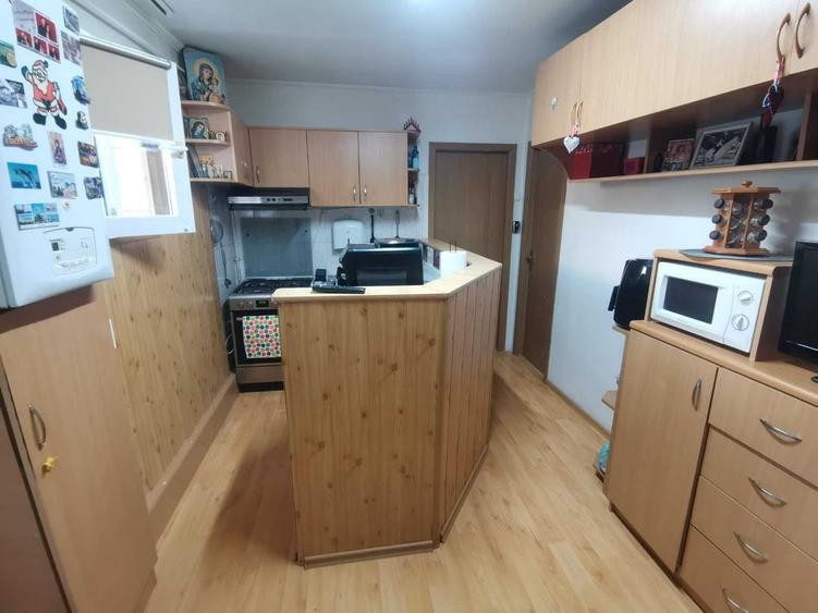 Apartament cu 3 camere decomandat în Traian