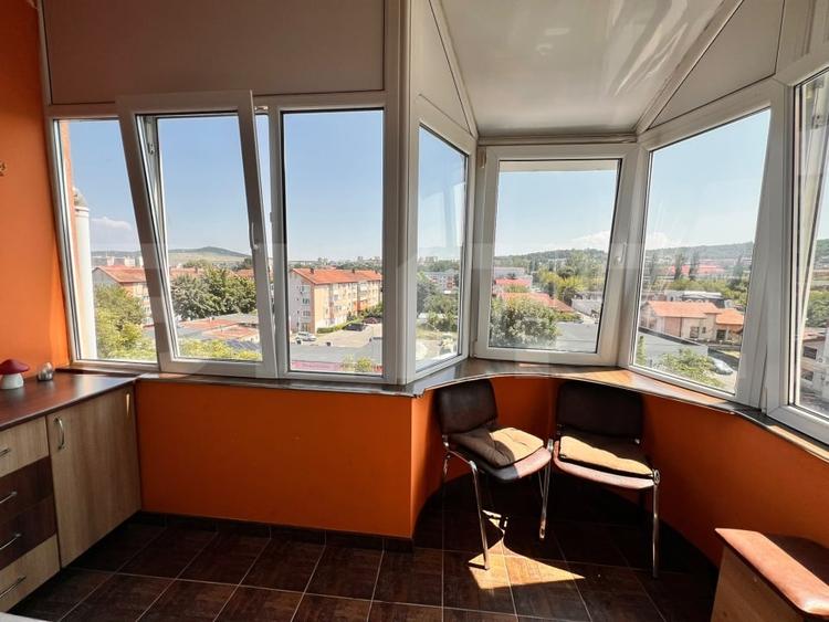 Apartament cu 2 camere decomandat, mobilat în Hunedoara