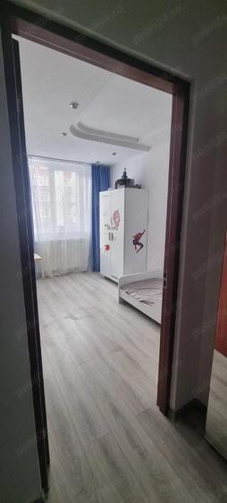 Apartament cu 3 camere semidecomandat în Central