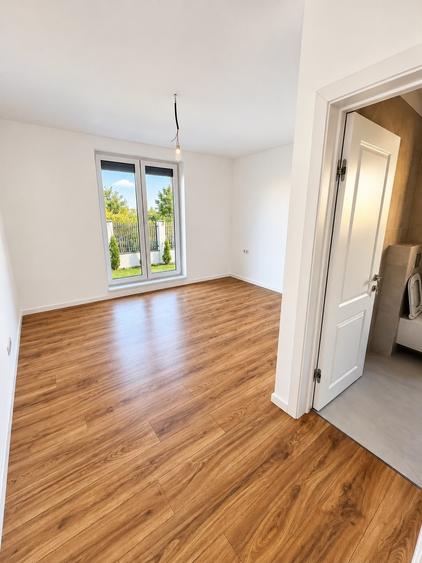 Casă individuală cu 3 camere cu Garaj în Central