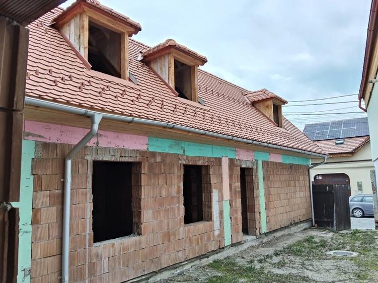 Casă cu 4 camere în Lazaret