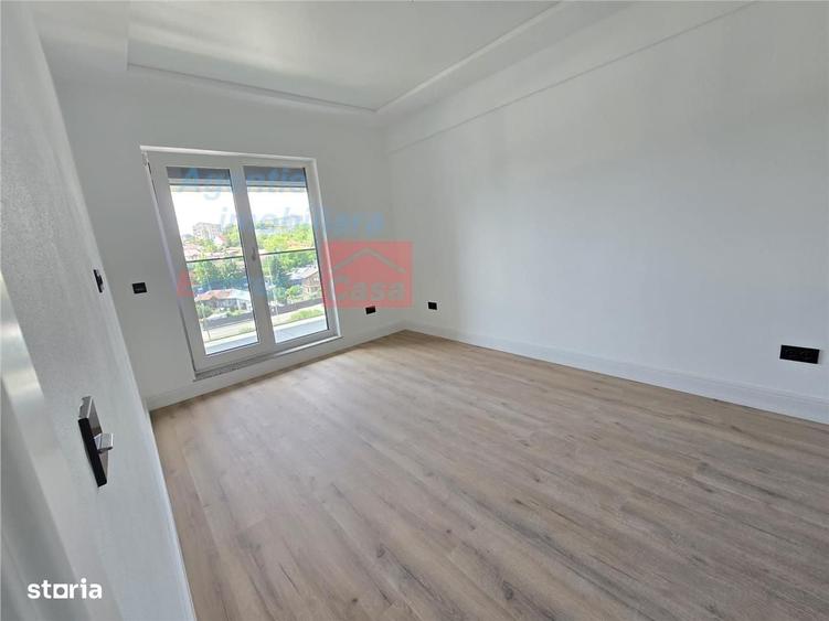 Apartament cu 4 camere decomandat în Valea Adâncă