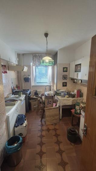 Apartament cu 4 camere decomandat, mobilat în Iancului