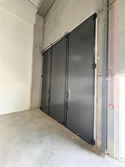 Spațiu industrial, de 255 mp, în Vest