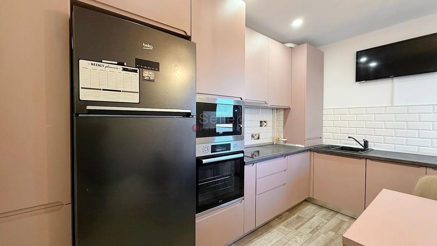 Apartament cu 2 camere decomandat, mobilat în Tractorul