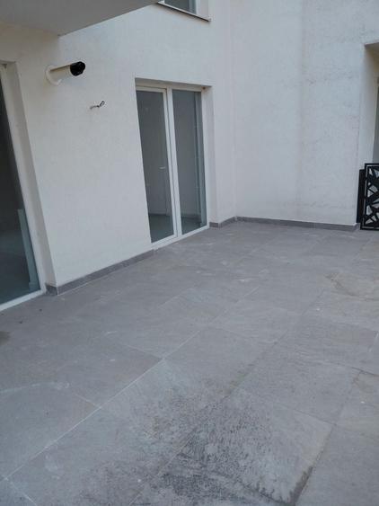 Apartament cu 2 camere decomandat în Exterior Vest