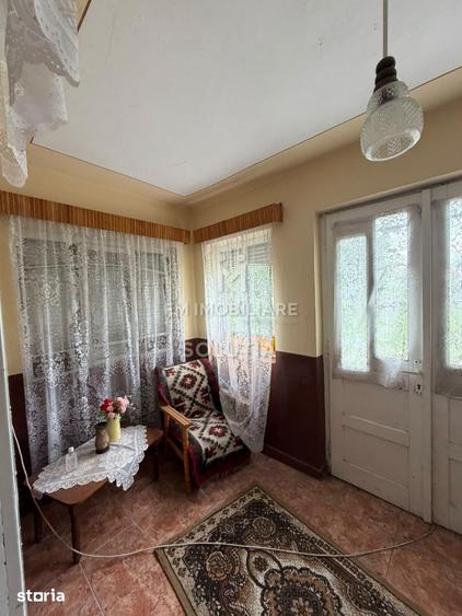 Casă cu 2 camere cu Teren 2200 Mp în Central