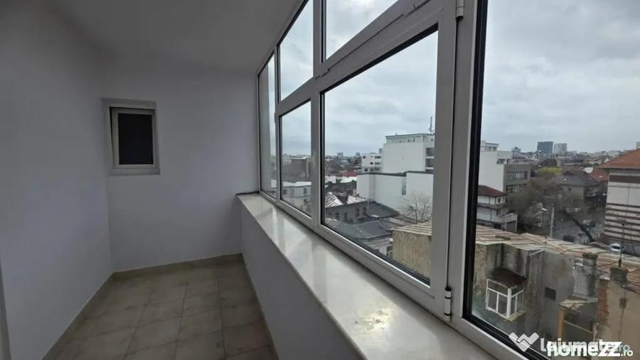 Apartament cu 4 camere decomandat în Matei Voievod