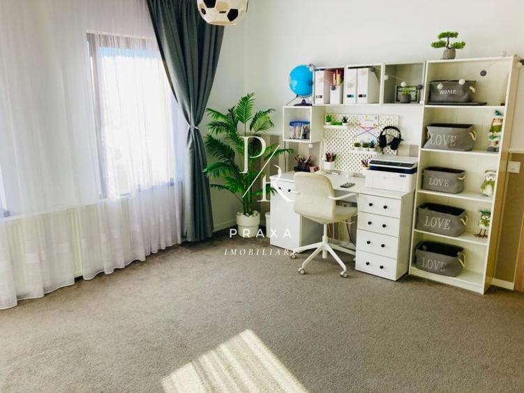 Duplex cu 4 camere cu Piscina în Florești