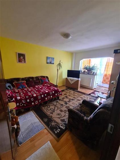 Apartament 2 camere decomandat, 2 balcoane,  etajul 2 Racadau Parcul Trandafiril - 3