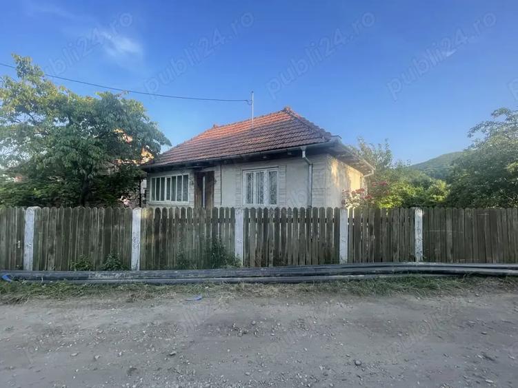 Casă cu 4 camere cu Teren 503 Mp în Târgu Ocna