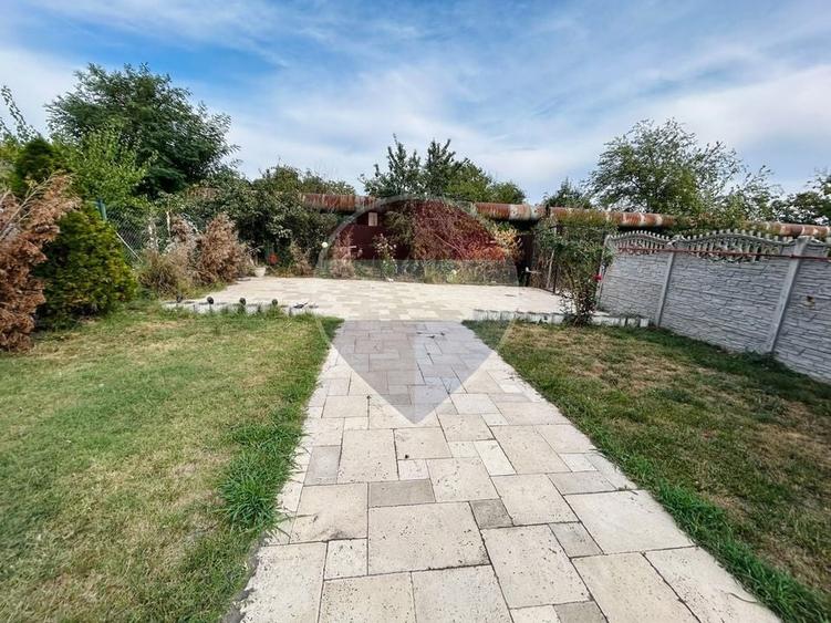Casă individuală cu 5 camere cu Teren 390 Mp în Bariera Vâlcii