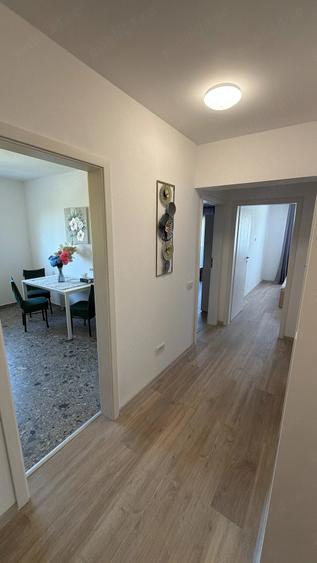 Apartament cu 2 camere decomandat în 1 Decembrie