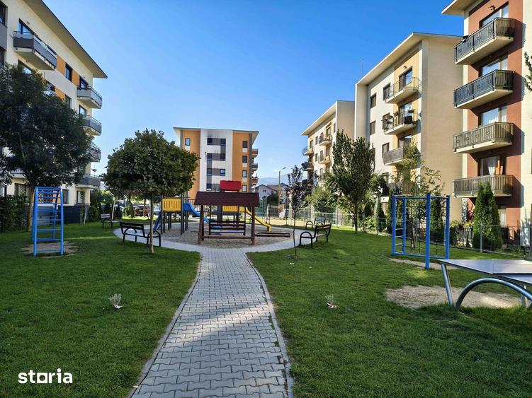 Apartament cu 2 camere decomandat în Tractorul